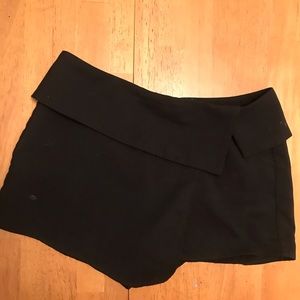 TOBI Envelope Skort size S